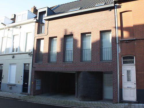 Goed gelegen kantoorgebouw te Gent