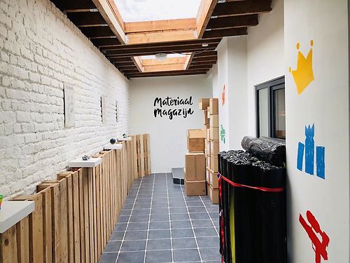 VERHUURD: Kantoorruimte met gelijkvloerse opslag te Gent